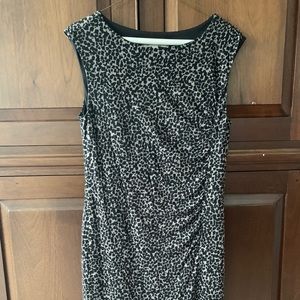 Great figure flattering dress!